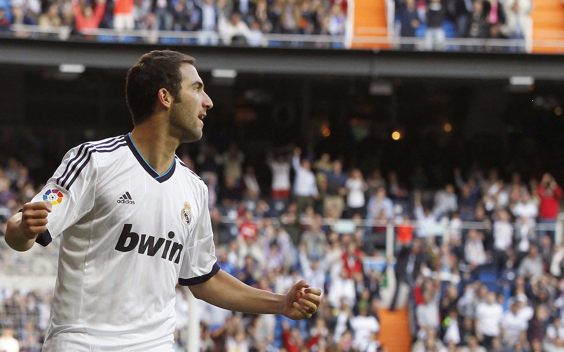 篮球赛场焦点！葡萄牙队对阵德国队，防守反击奏效，球队笑到最后