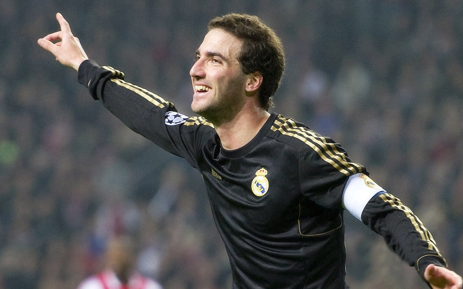 多特蒙德士气爆棚，夏季联赛首回合遇上莱比锡，目标明确直指晋级